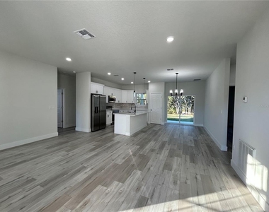 2097 W Hampshire Boulevard - Photo Thumbnail 4