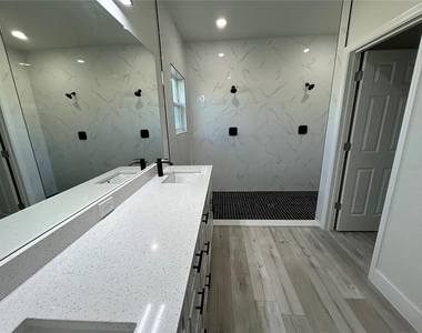 2097 W Hampshire Boulevard - Photo Thumbnail 10
