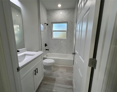 2097 W Hampshire Boulevard - Photo Thumbnail 7