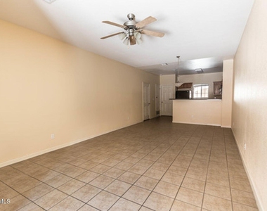 3150 N Yarbrough Drive - Photo Thumbnail 4