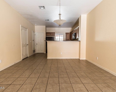3150 N Yarbrough Drive - Photo Thumbnail 6