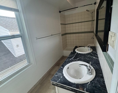 182 Hewitt Street - Photo Thumbnail 9