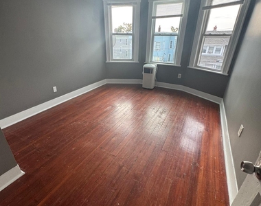 182 Hewitt Street - Photo Thumbnail 5