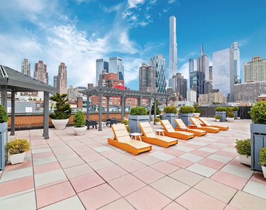  West 53rd Street - Photo Thumbnail 4