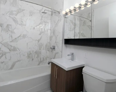  West 53rd Street - Photo Thumbnail 2