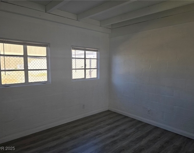 1911 Princeton Street - Photo Thumbnail 6