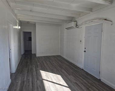 1911 Princeton Street - Photo Thumbnail 3