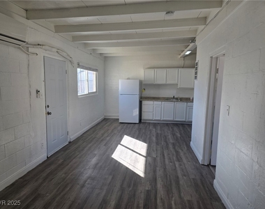 1911 Princeton Street - Photo Thumbnail 5