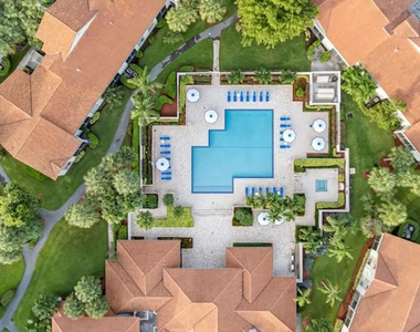 800 The Pointe Drive - Photo Thumbnail 4