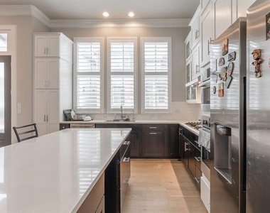 1701 Millsap Lane - Photo Thumbnail 10