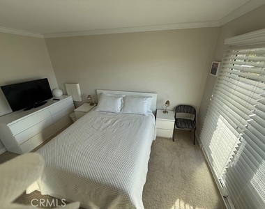 897 Ronda Sevilla - Photo Thumbnail 19