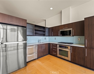1100 S Hope - Photo Thumbnail 16
