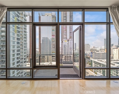 1100 S Hope - Photo Thumbnail 8