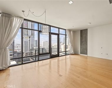 1100 S Hope - Photo Thumbnail 7