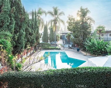 7348 Florence - Photo Thumbnail 18