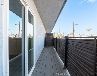 7348 Florence - Photo Thumbnail 12