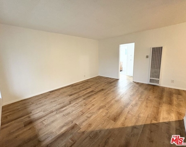 534 Santa Clara Avenue - Photo Thumbnail 8