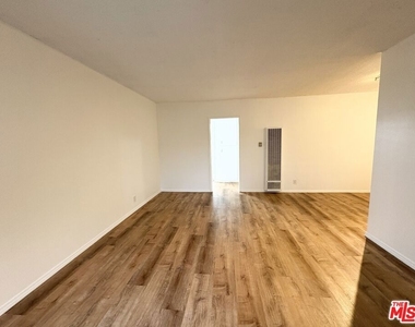 534 Santa Clara Avenue - Photo Thumbnail 9