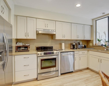19550 Sawgrass Drive - Photo Thumbnail 9