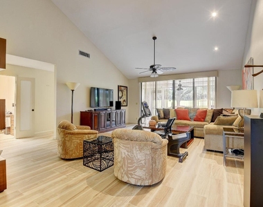 19550 Sawgrass Drive - Photo Thumbnail 5