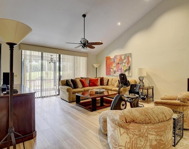 19550 Sawgrass Drive - Photo Thumbnail 6