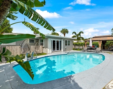 1800 Ne 28th Avenue - Photo Thumbnail 1