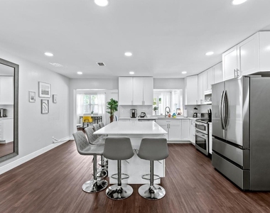 1800 Ne 28th Avenue - Photo Thumbnail 4