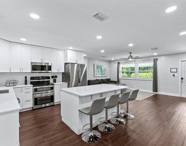 1800 Ne 28th Avenue - Photo Thumbnail 6