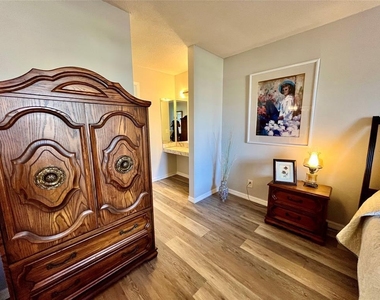 2800 Nw 47th Terrace - Photo Thumbnail 5
