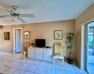2800 Nw 47th Terrace - Photo Thumbnail 7