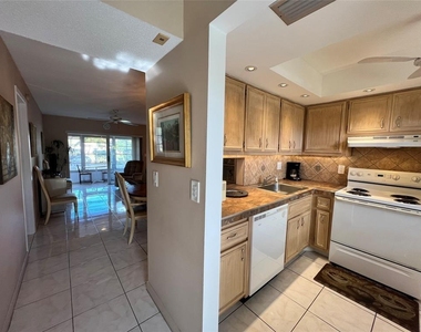 2800 Nw 47th Terrace - Photo Thumbnail 2