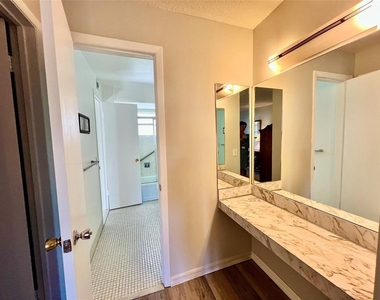 2800 Nw 47th Terrace - Photo Thumbnail 14