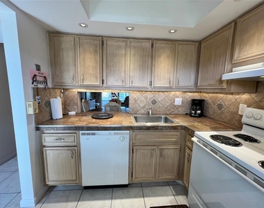 2800 Nw 47th Terrace - Photo Thumbnail 1