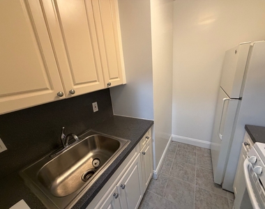 86-15 Ava Place - Photo Thumbnail 3