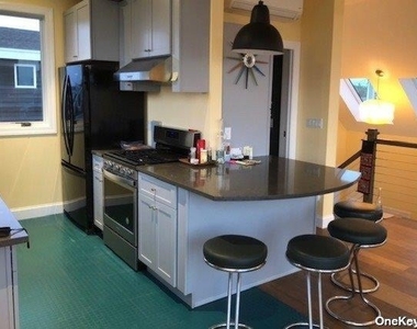 7 Pond Road - Photo Thumbnail 4
