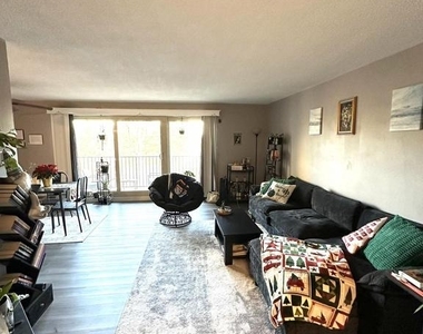 410 Chestnut Place - Photo Thumbnail 6