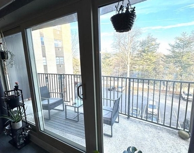 410 Chestnut Place - Photo Thumbnail 8