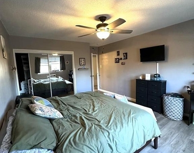 410 Chestnut Place - Photo Thumbnail 4