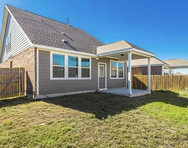 7516 Saginaw Dr - Photo Thumbnail 2