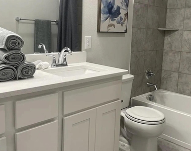 7516 Saginaw Dr - Photo Thumbnail 21