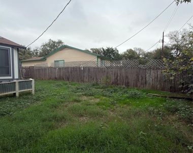 5601 Porsche Ln - Photo Thumbnail 17