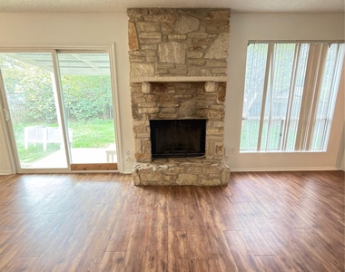 5601 Porsche Ln - Photo Thumbnail 6