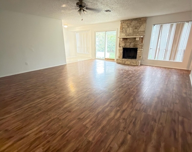 5601 Porsche Ln - Photo Thumbnail 34