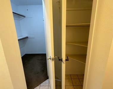 5601 Porsche Ln - Photo Thumbnail 12