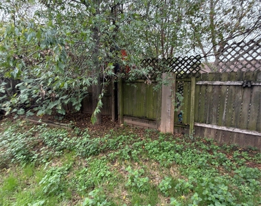 5601 Porsche Ln - Photo Thumbnail 16