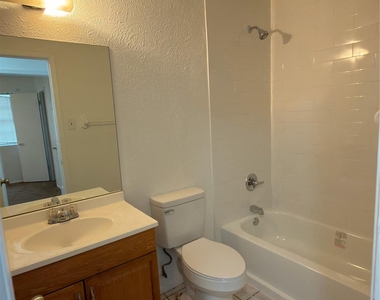 5601 Porsche Ln - Photo Thumbnail 27