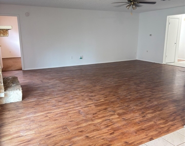 5601 Porsche Ln - Photo Thumbnail 36