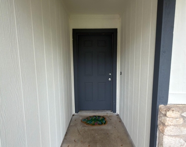 5601 Porsche Ln - Photo Thumbnail 22