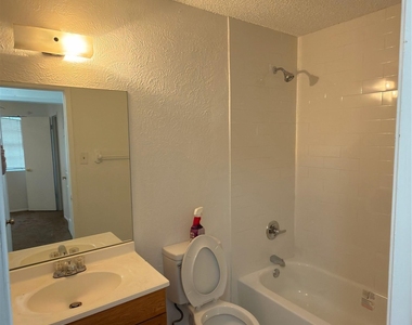 5601 Porsche Ln - Photo Thumbnail 26