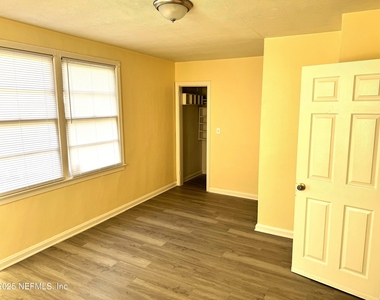 4752 Post Street - Photo Thumbnail 6